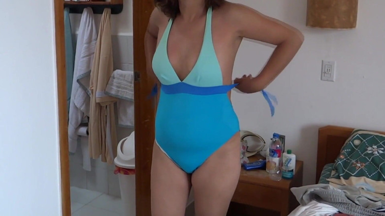 Ardientes69: Video1-3 - Latina stiefmoeder pronkt en masturbeert op het strand