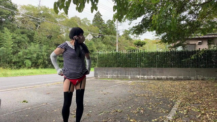 megu2002: Expusă în parc la plimbare și în locuri de parcare