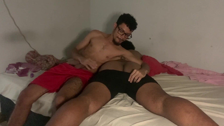 Couple 2 Black: Video 0418 il grande nero è tornato a casa dal lavoro pieno...