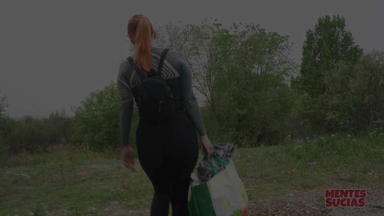Mentes Sucias: Cuckold Fantasy in the Park Niki with Another Man While...
