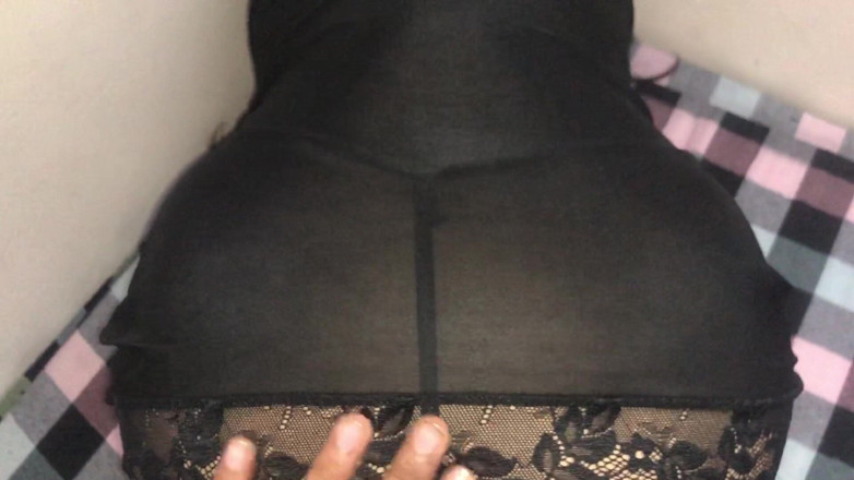 Missmaya123: Echte stiefzus ziet er sexy vast in bed uit, dus...