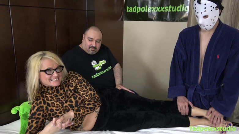 TadpolexStudio: MILF Ivy Carlson Mini Gangbang