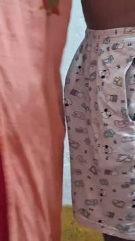 Kongkek adik ipar seksi yang cantik, dia menghisap batang saya & saya menghisap pepek merah jambunya