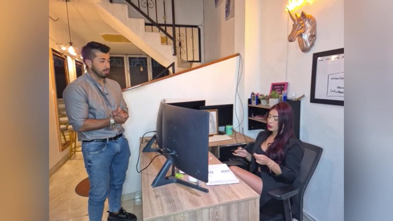 AlejandraPalacios: Znowu byłam niewierna mojemu mężowi! Z nowym pracownikiem magazynu w...