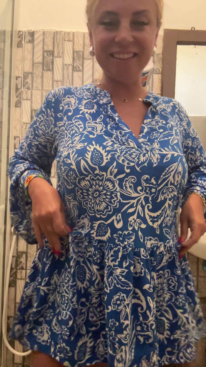 LarisaCum: Jsem velmi vášnivá a opálená na dovolené v hotelu! Ukazuji...