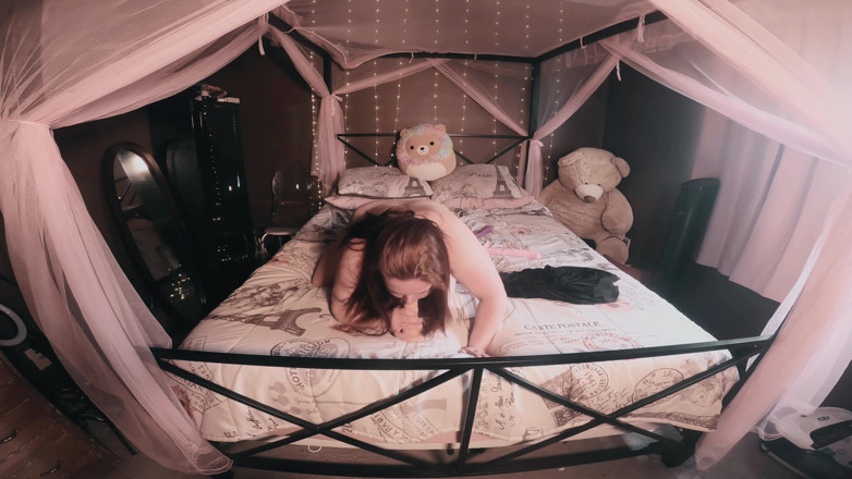 SexyNEBBW: Bed full of toys