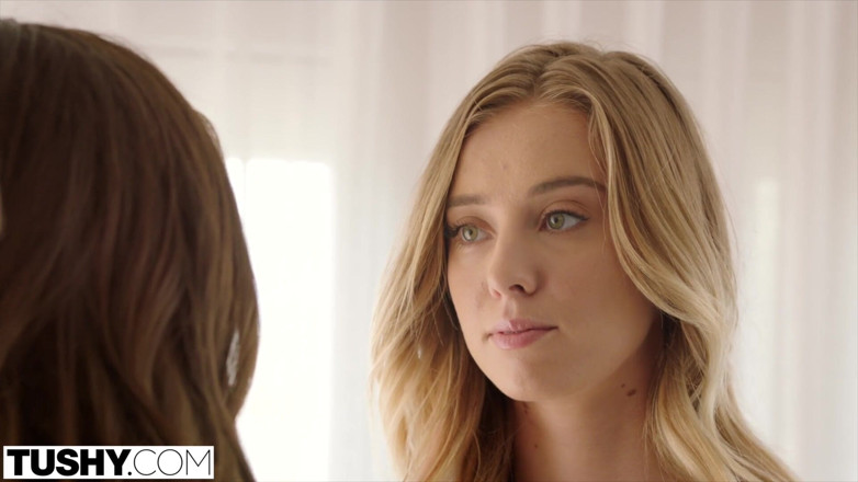 Tushy: TUSHY - Capo ragazza e stagista gape per un cazzo enorme