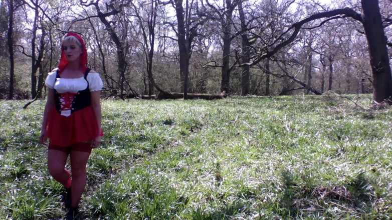 Kylie Britain Adventures: Nakal di dalam hutan