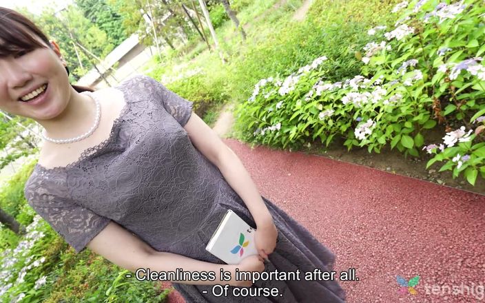 Tenshigao: Japanese Housewife Tomoko Has Huge Tits