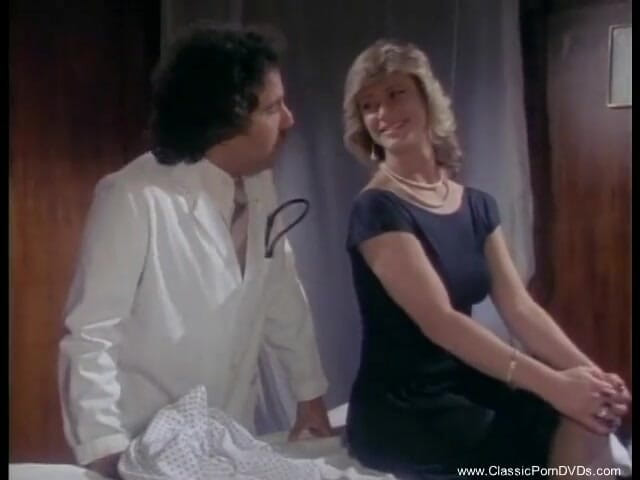 Classic Porn DVDs: MILF yang indah dikongkek oleh doktornya