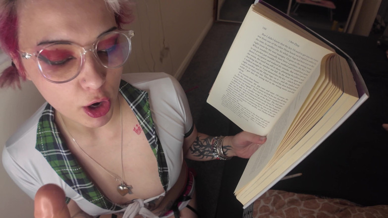 Glitterqueen1999: Vete hermanastro, estoy tratando de estudiar