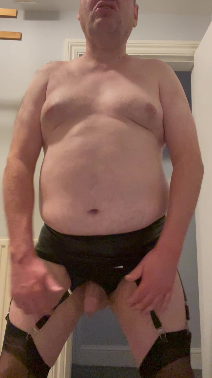 Ancient456: Moje těsná černá sukně