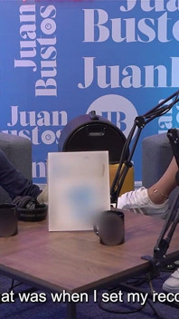 100 orgasmos em meia hora! Multi-orgásmico colombiano Karoll Cuello no Podcast Juan Bustos