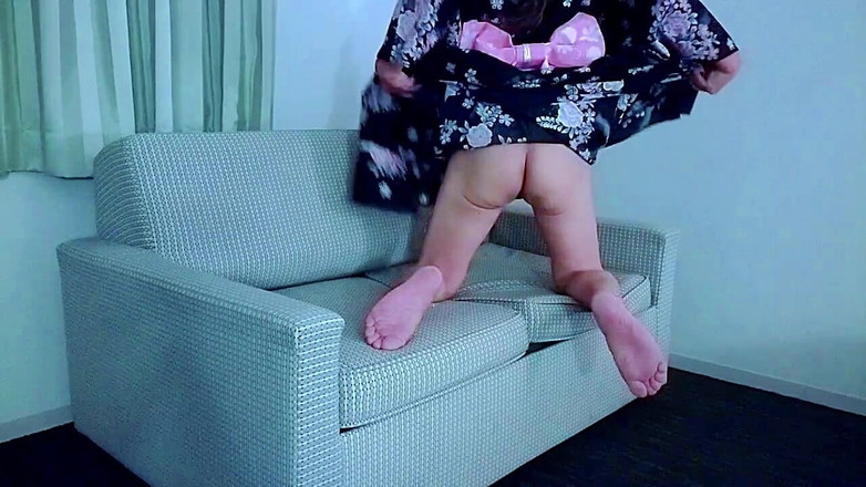 Pai-chan: ホテルの部屋で素敵で簡単な着物