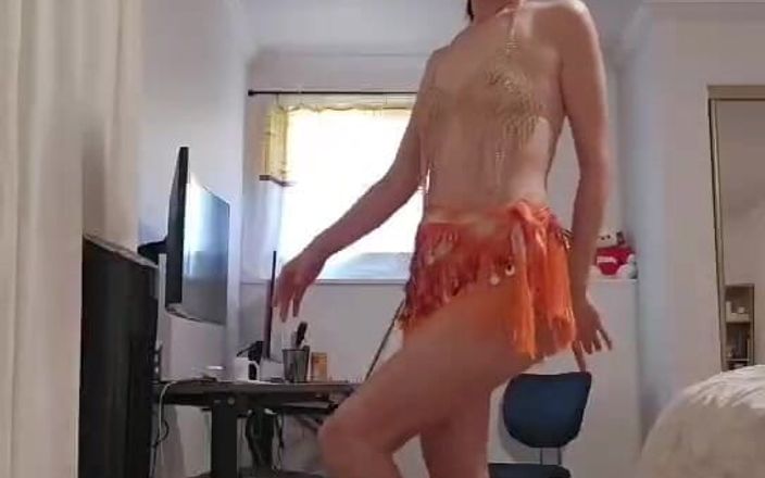 Realwq: Sexy Belly Dancing Nude Wife