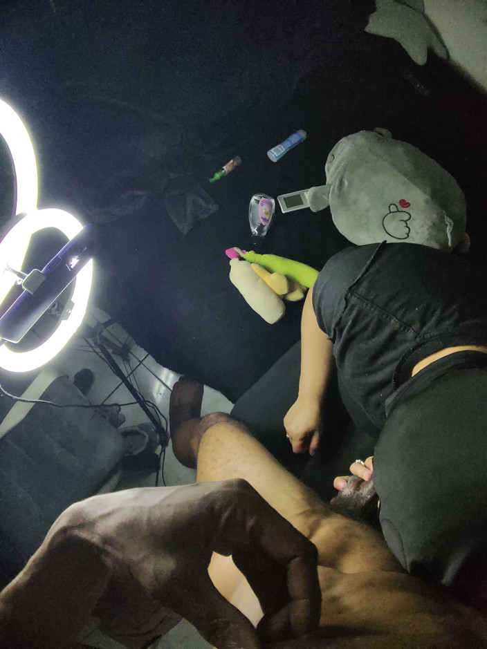 Cum-lobian dickdrainers: Сперма-лобіанські dickdrainers, королева горла, за лаштунками, відео від першої особи
