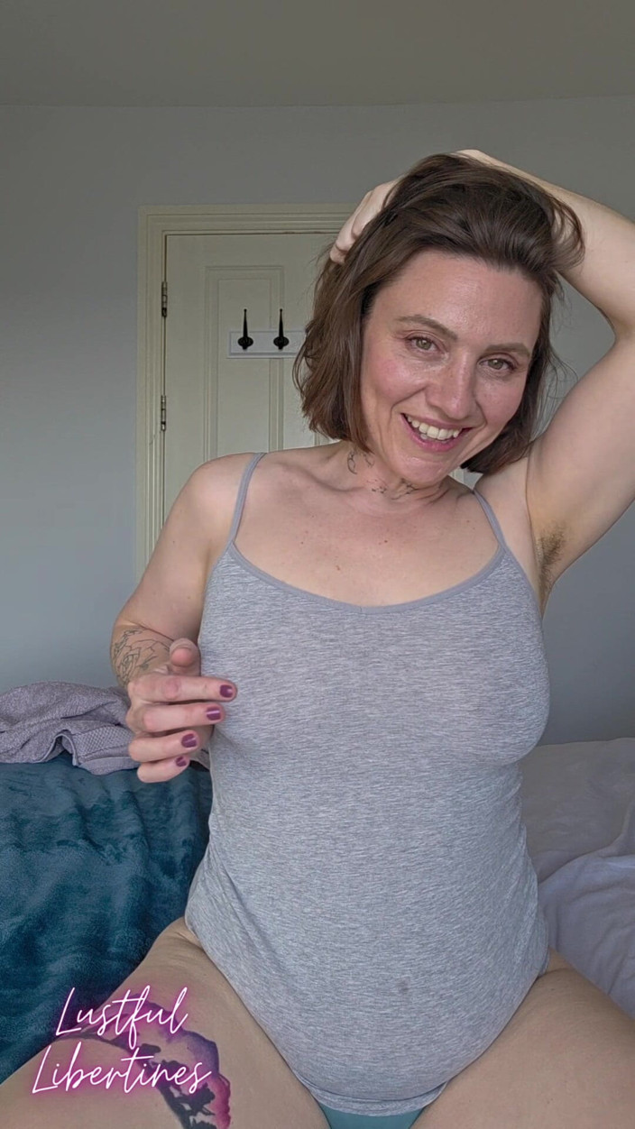 Lustful Libertines: Hairy Sweaty Gym Armpits Gace Me a Wet Patch in...