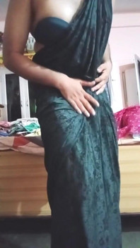 Indian Gay Crossdresser Gaurisissy Looking Hot in Black Saree