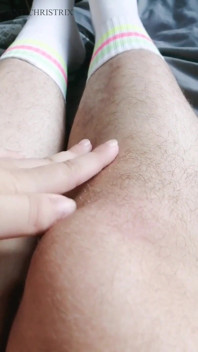 Gambe tutta naturali provocanti pelose e sensuali