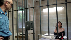 ToughLoveX: Toughlovex - Latina Liv Wild si scopa fuori dalla prigione