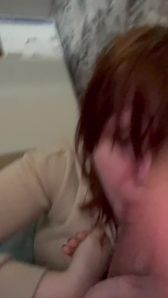 Couple18and38: Tânăr de 18 ani face sex oral