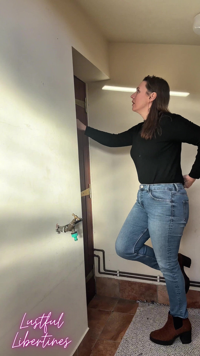 Lustful Libertines: Locked Out of the Bathroom - Jeans Wetting