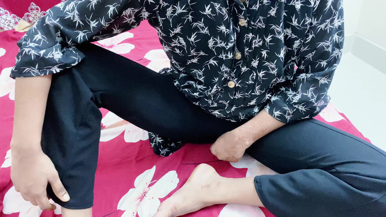 Bdsex24: Prietena excitată și sexy Gril se fute tare în camera Alon- prietena...