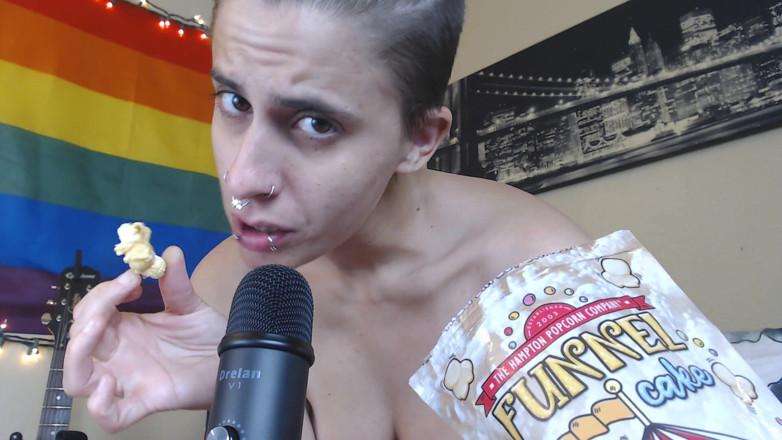 Abby Anna: Asmr huni pasta aromalı patlamış mısır