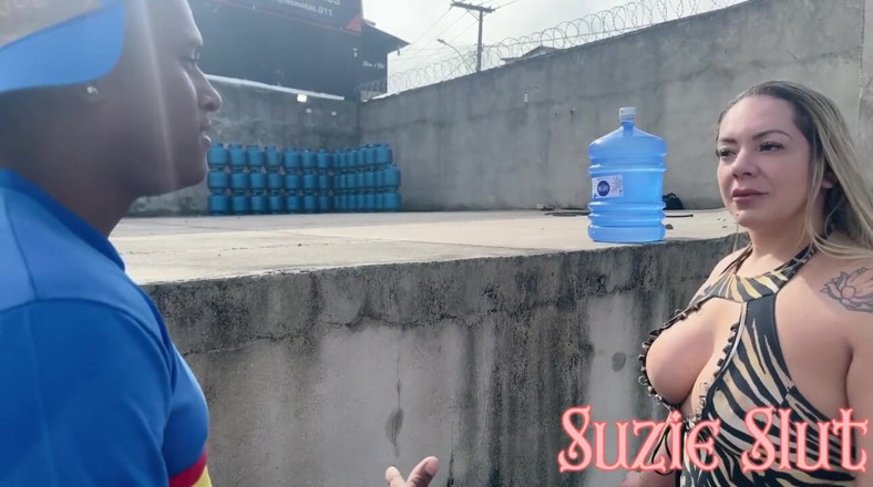 Suzie Hard Anal: ซูซี่ สลัต ออกไปเติมน้ำมันใส่แค่เดรสไม่มีกางเกงใน