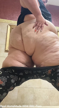 YoungEnglishBBW: 내 보지를 문지르는 내 엉덩이를 때리는 것을 통해 구부려