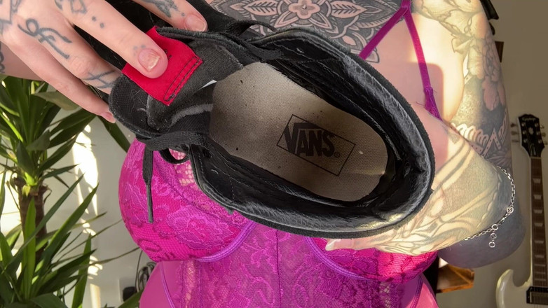 Miss Valentina: Suja única humilhação