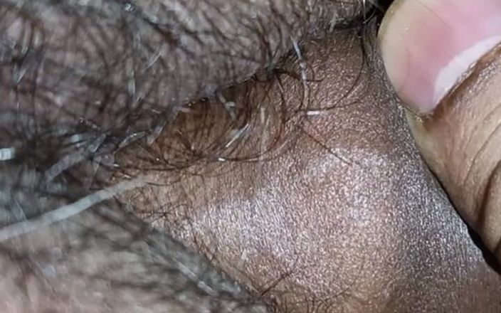 bengalihousewife: Бенгальская Boudi давит на большие сиськи и трах крупным планом