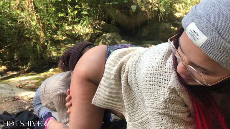 hotshiver: Tuve sexo con mi amiga tetona en la cascada