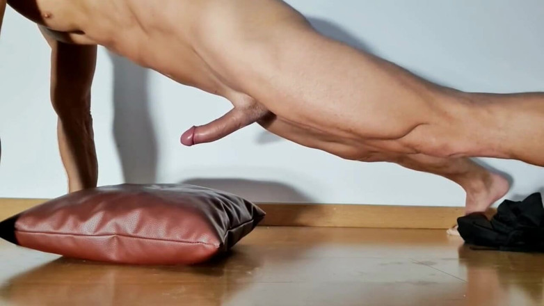 qaz11: Handjob on camera - 544