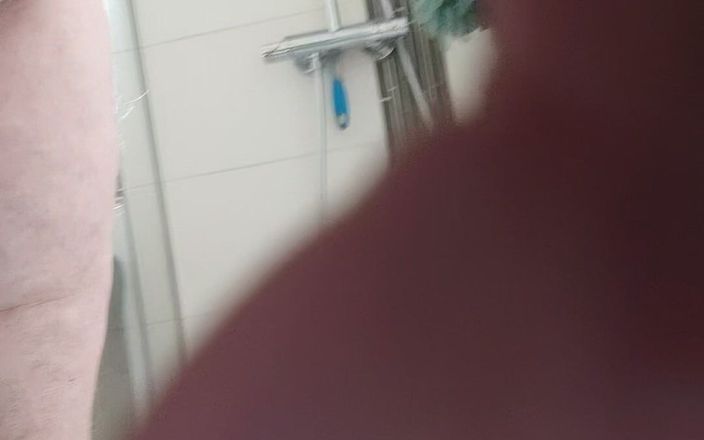 Karlchengeil: 在我的浴室里