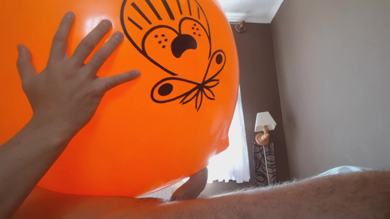 Naxy: Space hopper humping