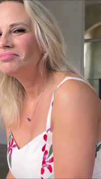 เย็ดลูกเลี้ยงสาว Alex Adams บน Vaca เมื่อผัวยุ่ง
