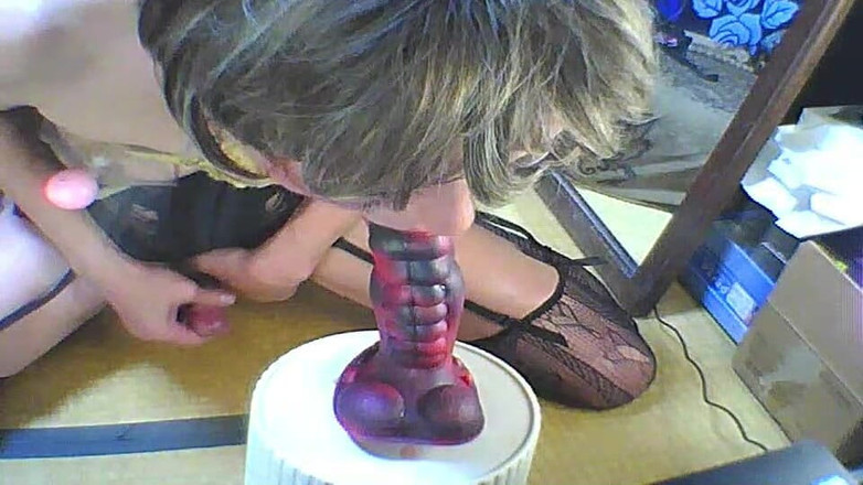 anakanakami: Cums While Sucking Red Dale