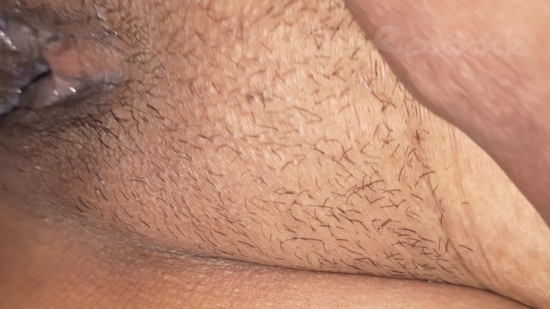 Pinki Roxxxk: Gros plan n° 21, chatte mouillée, nuit de sexe