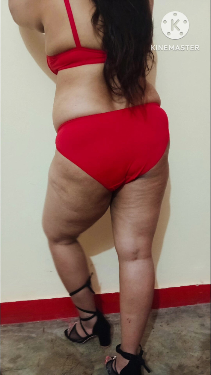 Ankita10000: Pankhuri Kunal Czerwona Bielizna Na Imprezę Urodzinową