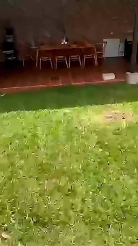 Fare una passeggiata con gli amici è finita meglio di quanto pensassi, scopare la ragazza del mio migliore amico