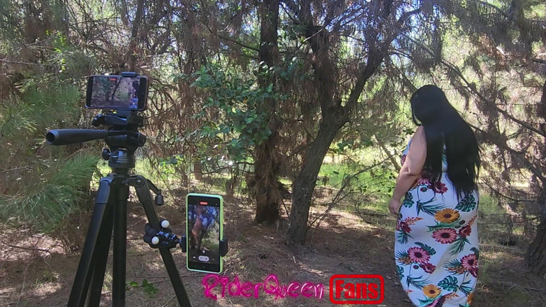 Riderqueen BBW Step Mom Latina Ebony: Riderqueen 独自一人，户外，粉丝视频