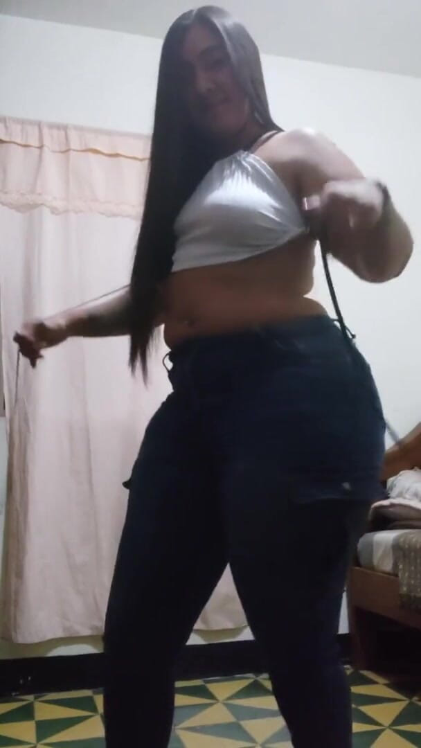 Vanne_sexy87: Сама вдома, я мастурбую до того, як хтось прийде більше
