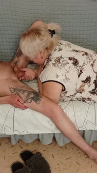 Üvey annem sikimi emiyor ve döl yutuyor