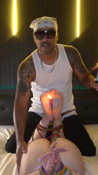 Joacă cu Fire cu o neagră dominantă