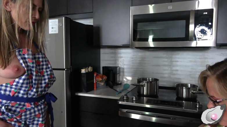 Mistress Pink Pearl: Cozinha sensual