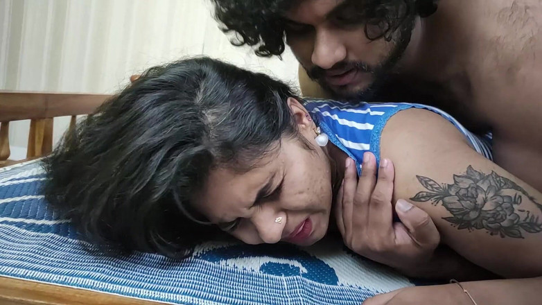 Vaigavarun45: Shimmy et mini-jupe, seins sexy, presse avec sexe par Vaishnavy...