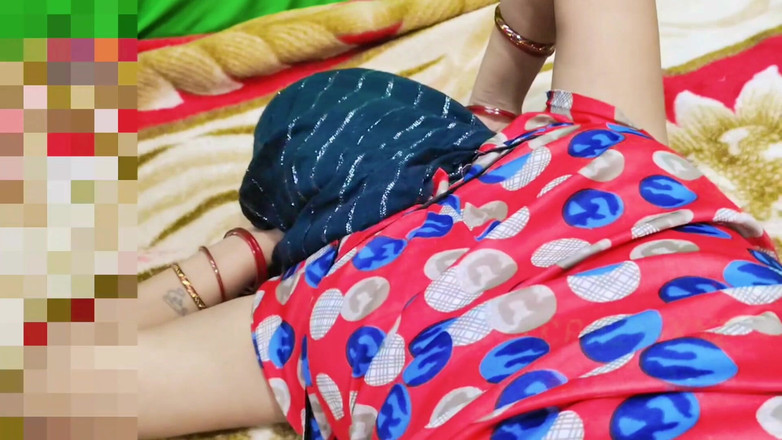 Meerut: 25 साल की युवा सुंदर भाभी की मजबूत भाभी खुश थी, देसी तंग चूत की जोरदार चुदाई सेक्स वीडियो