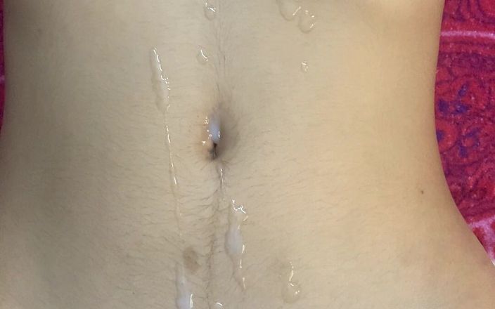 Riya mickey: 性感的苗条哥在私人房间里被她的小鲜肉狠操