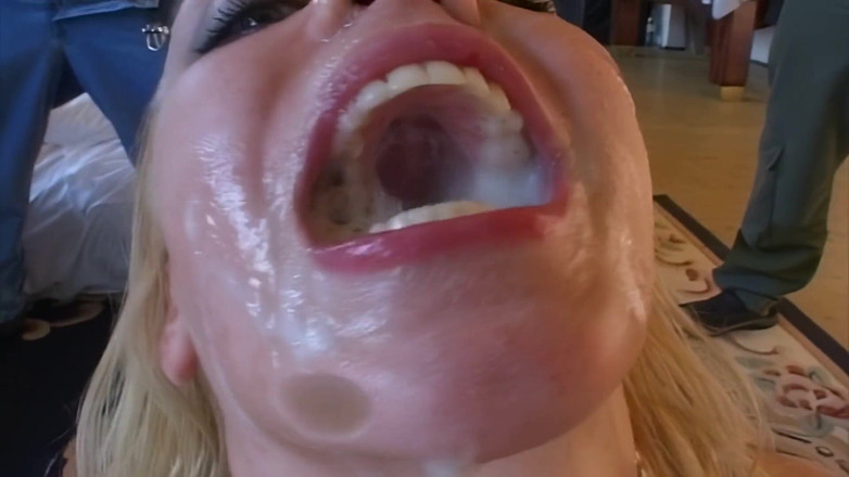 GANGBANG and BIG BOOBS: Fetele sexy adoră pula uriașă în filmul pizdelor lor umede și excitate